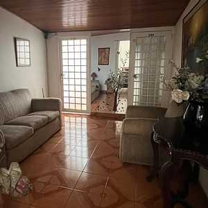 image Apt 203_07_c.jpg