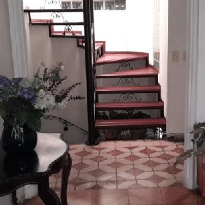 image Apt 205_07_c.jpg